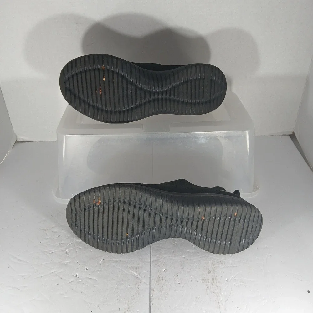 Skechers Ultra‎ Flex Slip On Sneakers Size 6 Black Memory Foam Walking Shoes